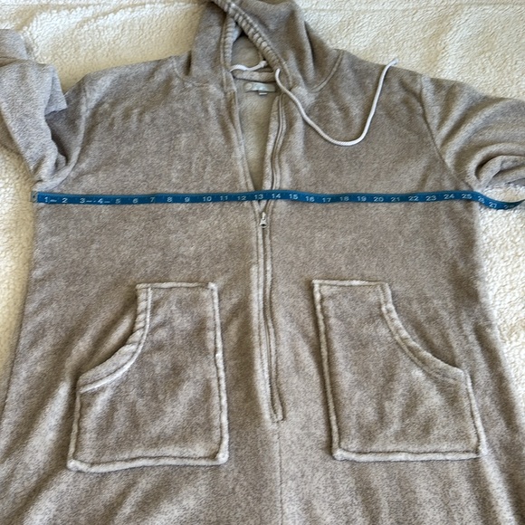 Cozy champagne colored fleece onesie with removable footies - Picture 5 of 7